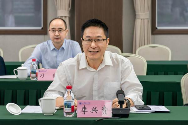 https://www.pzhu.edu.cn/__local/0/FE/EB/757006618449A0F908DE14CC446_90E24391_108AA.jpg
