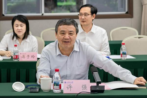 https://www.pzhu.edu.cn/__local/9/F5/F4/16FD113E37316D6806A3C1B6319_4ECA34AC_11AF2.jpg